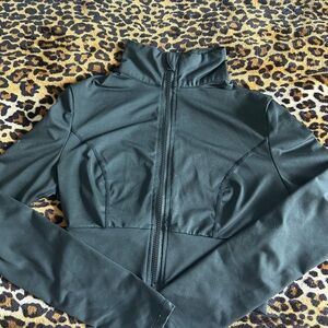 SHEIN Black Cropped Zip-Up Jacket